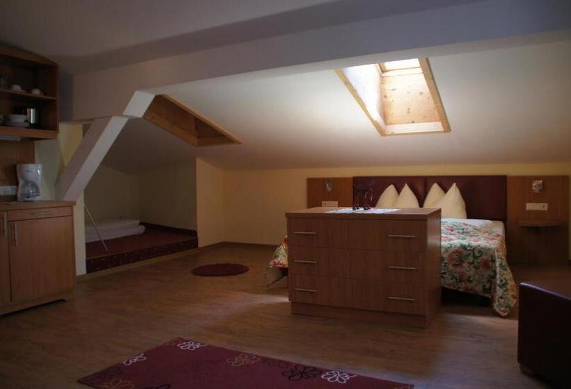 اتاق استاندارد, Mountain Motel
