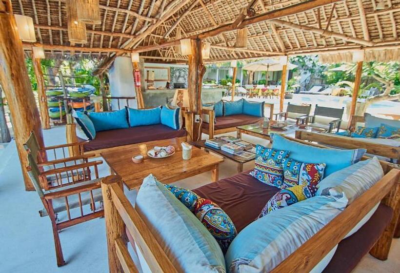 Standard Triple Room Pool View, Mvuvi Lodge