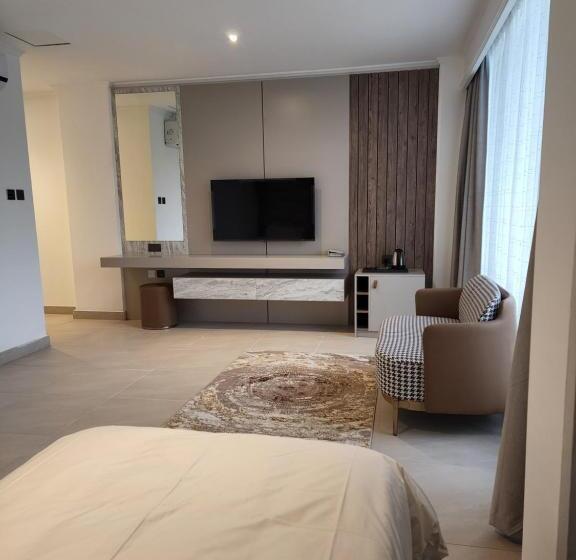 سوئیت 2 خوابه, Imperial Suites