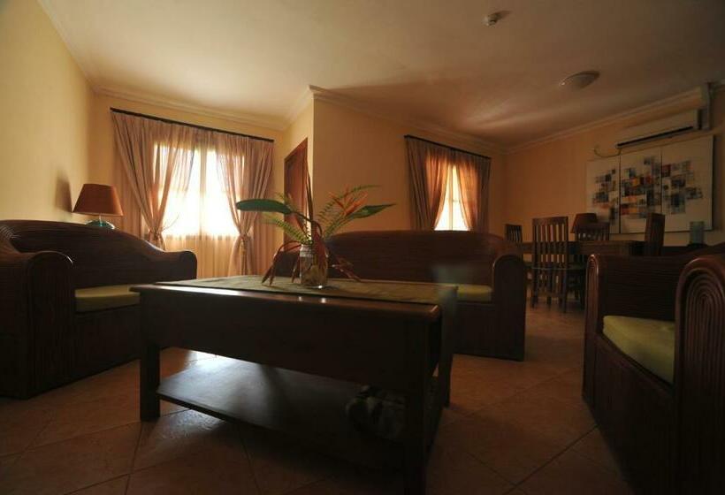 3 Bedroom Apartment, Palm Malinamoc