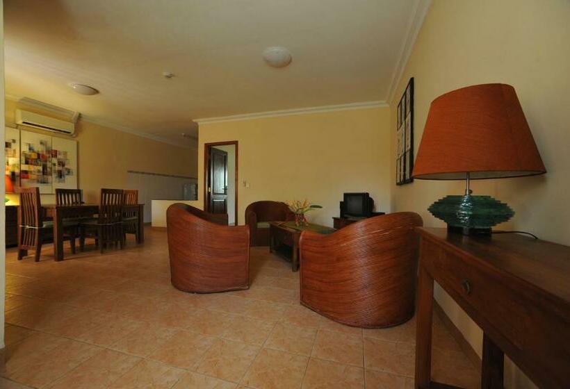 2 Bedroom Apartment, Palm Malinamoc