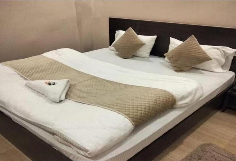 Quarto Deluxe, Rudransh Residency, Varanasi