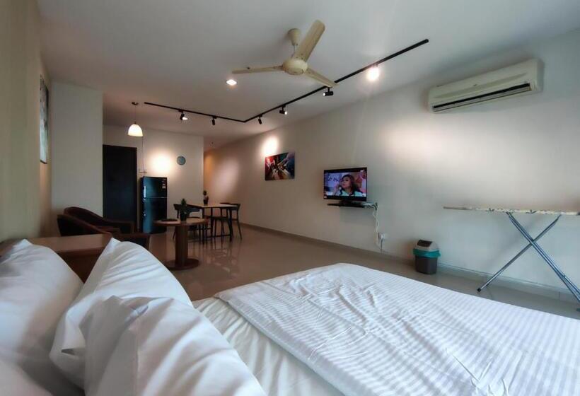 1 Bedroom Apartment Lake View, Marina Island Lumut Homestay By Goopro