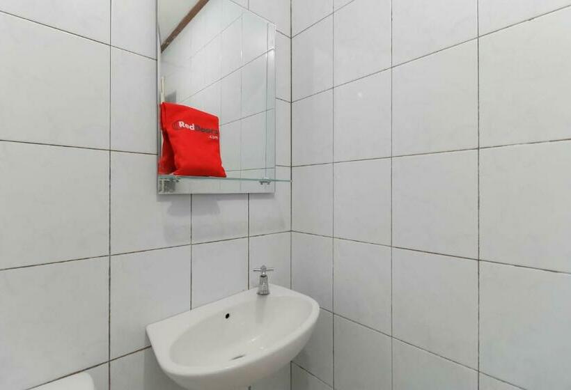 Номер Стандарт, Reddoorz Plus @ Karet Pedurenan 3