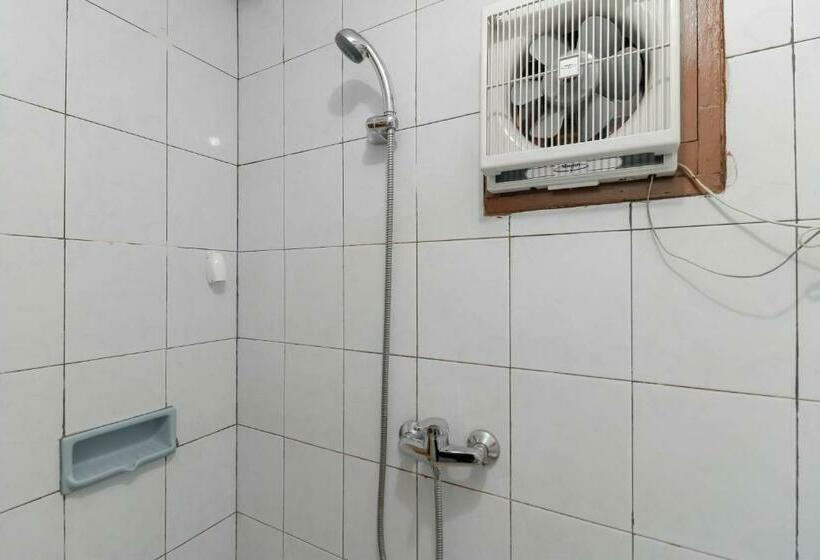 Номер Стандарт, Reddoorz Plus @ Karet Pedurenan 3