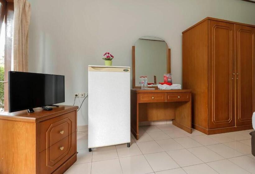 Полулюкс, Reddoorz Plus @ Karet Pedurenan 3
