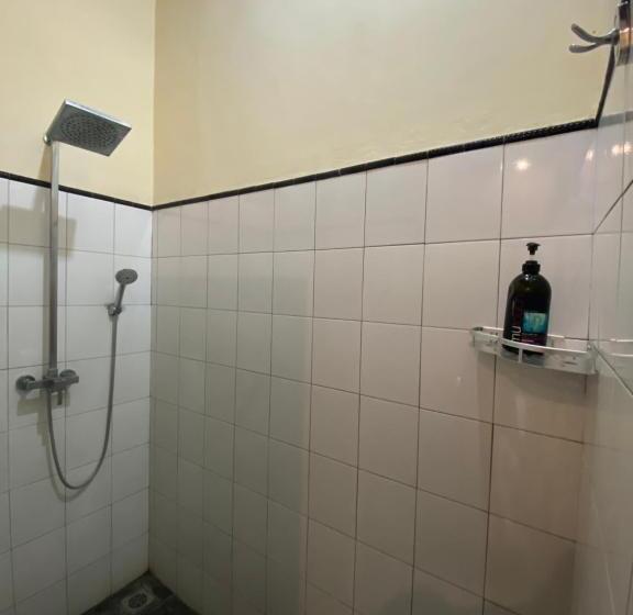 Бунгало Deluxe, New Starlight Hotel Lovina