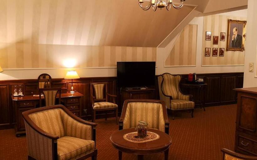 Люкс с гидромассажем, Kastélyhotel Sasvár Resort