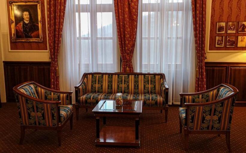 جناح رئاسى, Kastélyhotel Sasvár Resort
