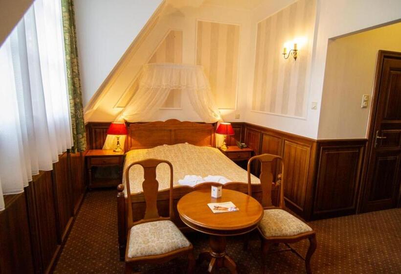 Номер Economy, Kastélyhotel Sasvár Resort