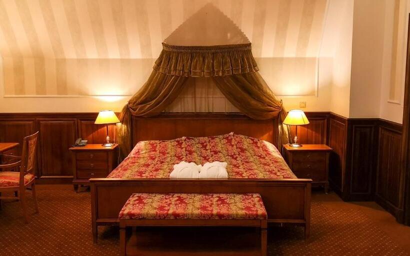 Люкс с гидромассажем, Kastélyhotel Sasvár Resort