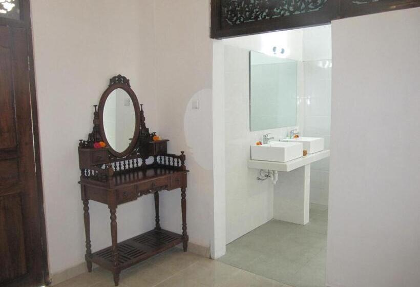 Вилла 3 Спальни, New Starlight Hotel Lovina