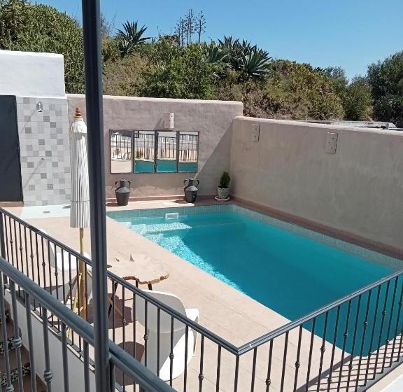 اتاق استاندارد با چشم‌انداز استخر, Casa Victoire Ayamonte