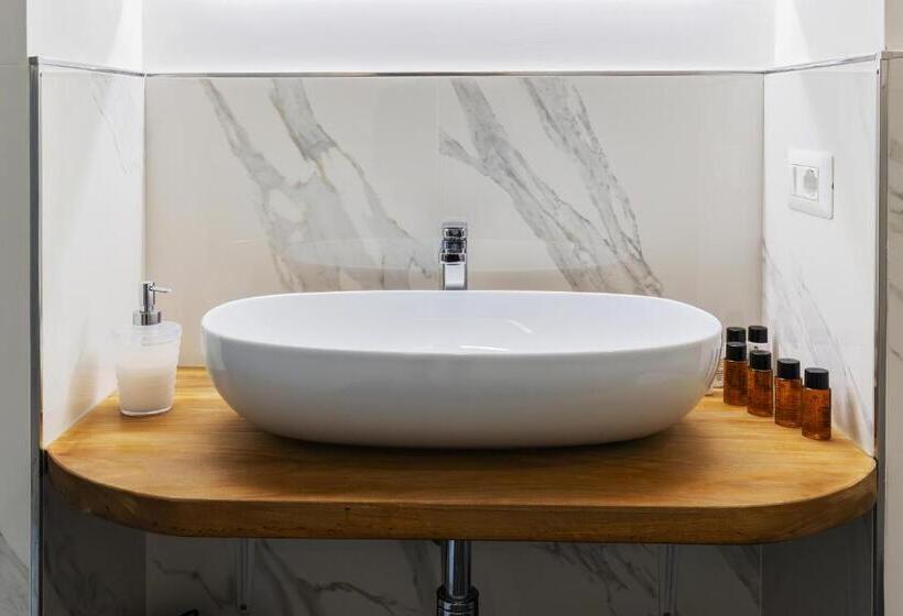 سوییت خانوادگی, Navona Central Relais