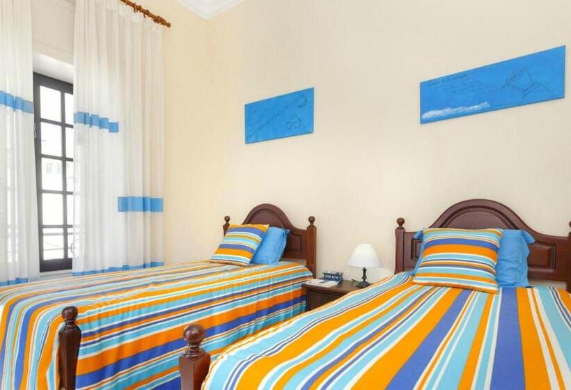 اتاق استاندارد با سرویس بهداشتی مشترک, 18st. Hostel