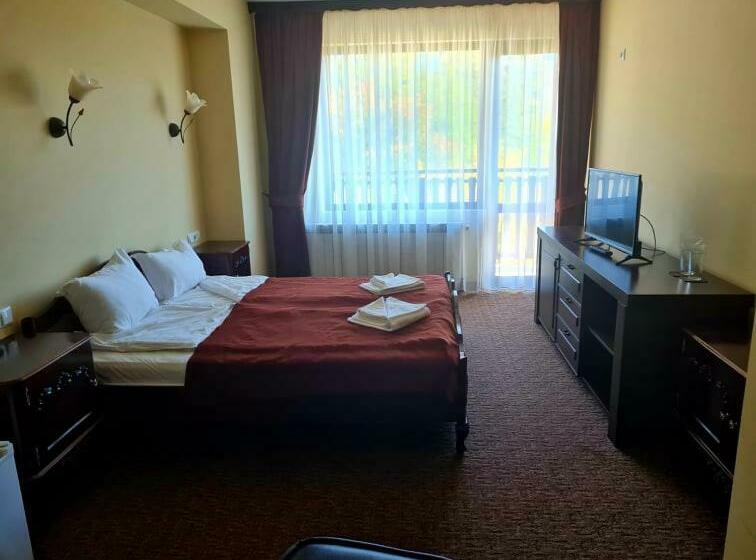Quarto Estandar com Sacada, Family Hotel Bela