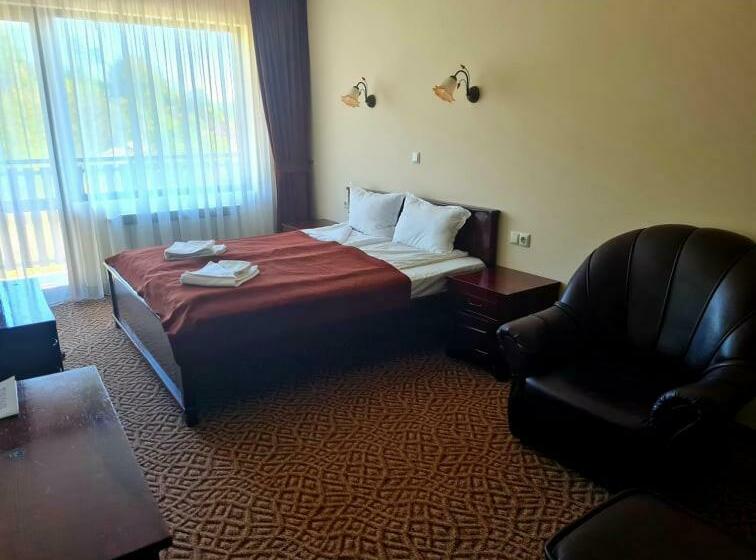 2 Bedroom Suite with Terrace, Family Hotel Bela