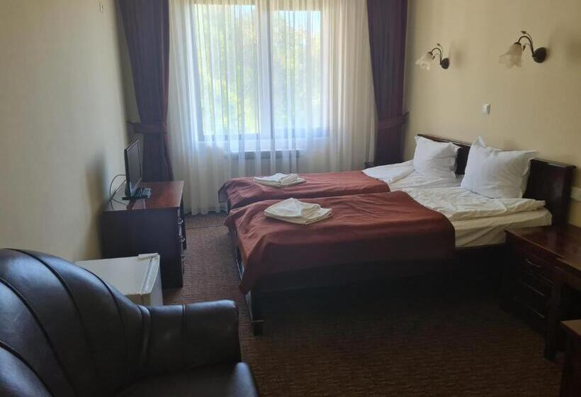 Quarto Estandar, Family Hotel Bela