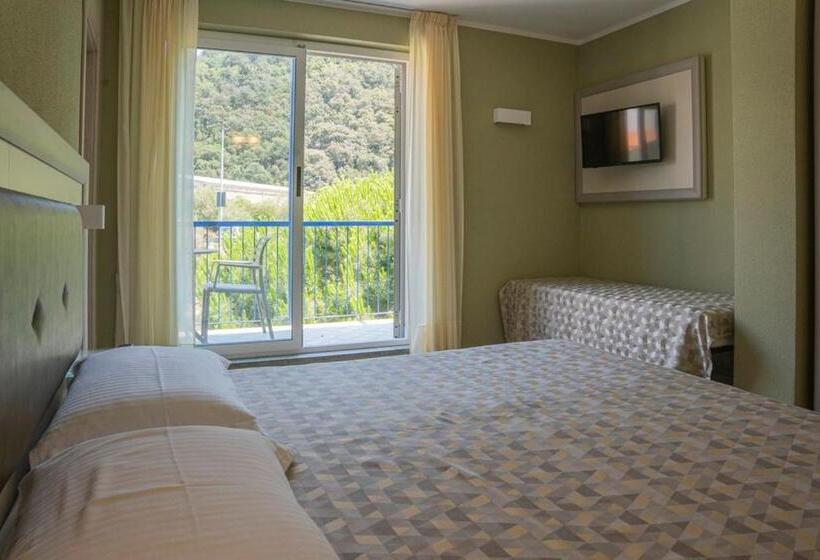 اتاق استاندارد سه تخته با بالکن, 4 Venti Spa & Wellness