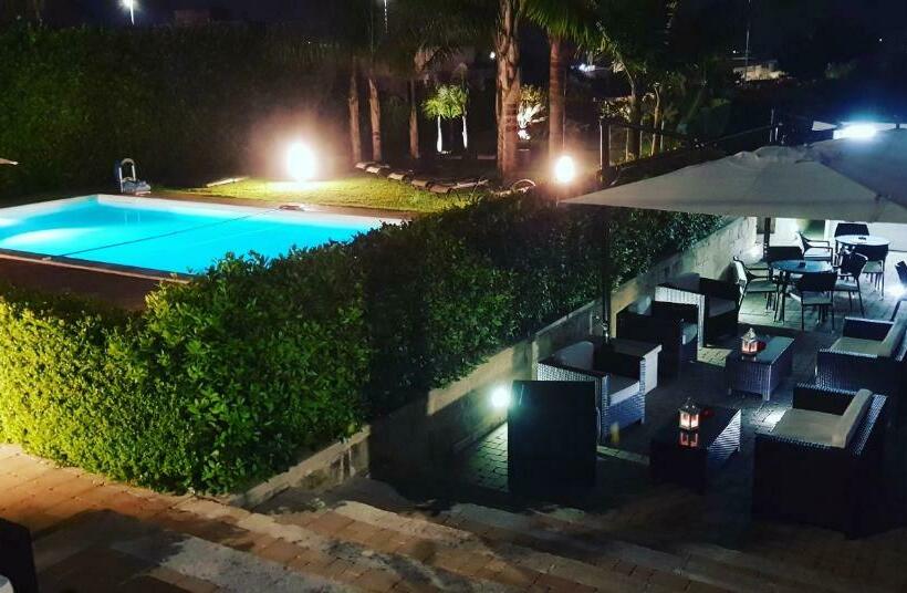 Номер Superior Вид на Бассейн, Le Murge Del Salento Hotel B&b Depandance