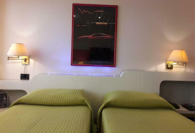 Quarto Estandar, Motel K