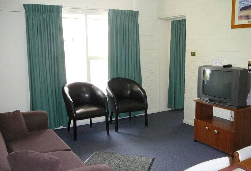 家庭间, Oval Motel   Murray Bridge
