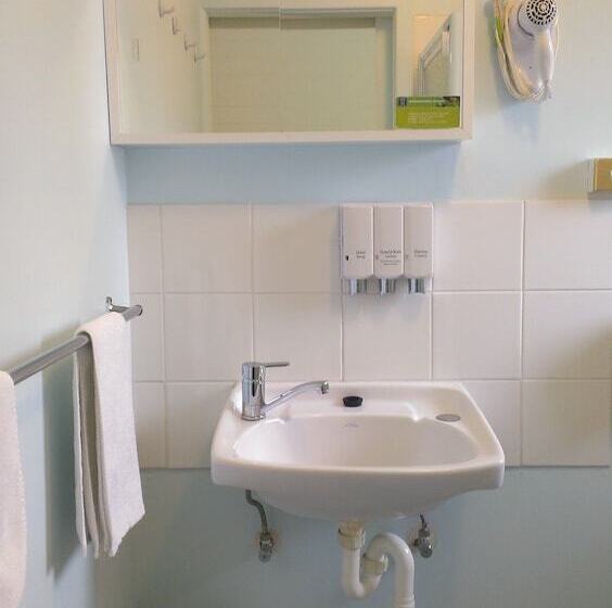 家庭间, Oval Motel   Murray Bridge