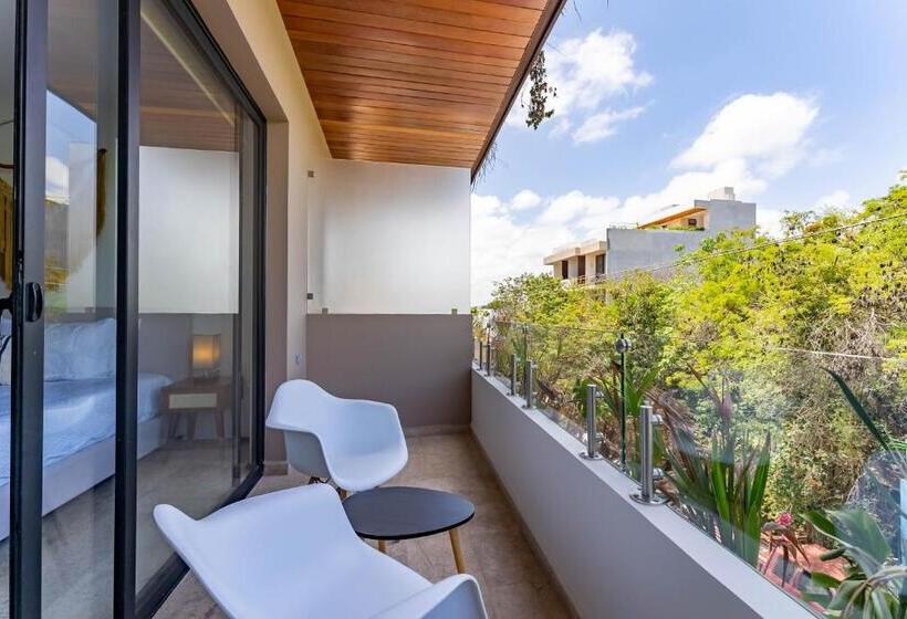 バルコニー付きスタンダードステューディオ, Menesse Apartments