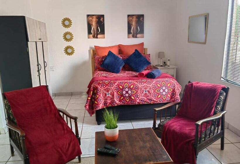 Номер Стандарт Вид на Сад, Kono Kono Guesthouse
