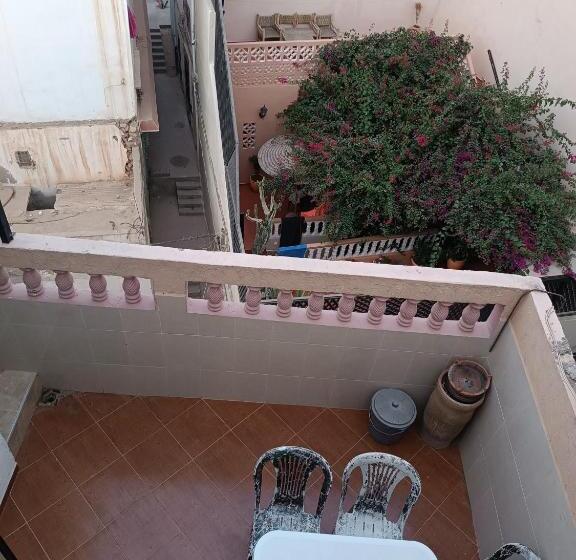 اتاق اکونومی یک تخته, I Surf Morocco