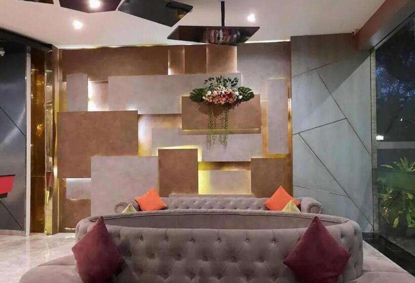 Семейный Номер, Constant Hotels & Resorts