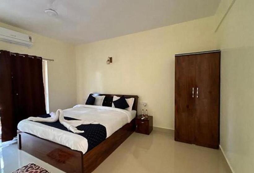 Номер Deluxe, Fabhotel Sterling Garden