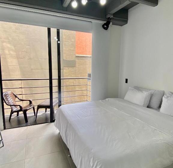 استودیوی استاندارد, Edificio Luxury Life