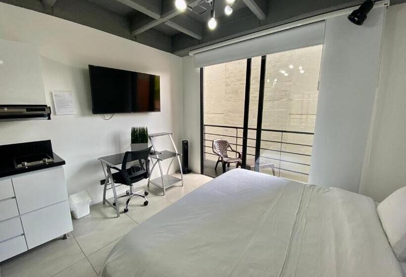 استودیوی استاندارد, Edificio Luxury Life