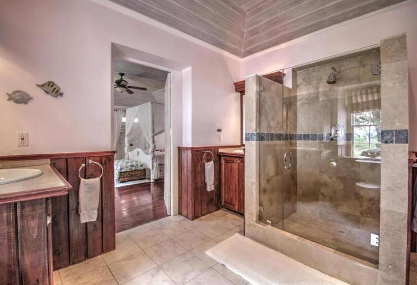 سوئیت با بالکن, La Hacienda Bellevue