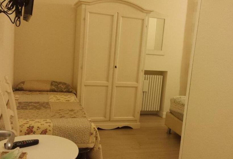اتاق استاندارد سه نفره, B&b Villa Bianca