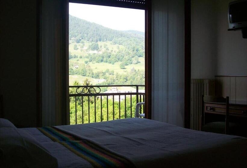 غرفة قياسية مزوَّدة بشُرفة, Valle Intelvi