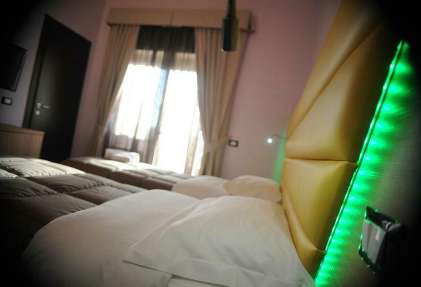 Номер Стандарт, Ostia Antica Suite B&b