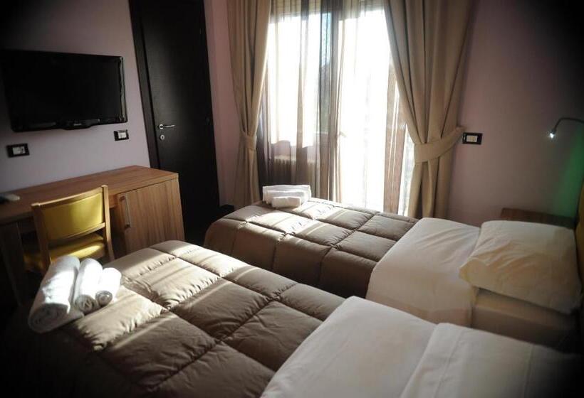 Номер Стандарт, Ostia Antica Suite B&b