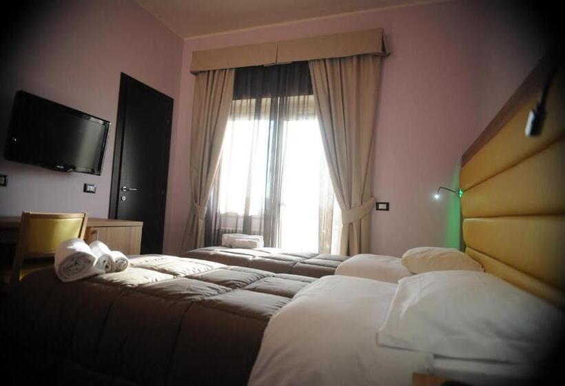 Номер Стандарт, Ostia Antica Suite B&b