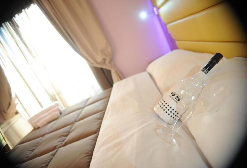 Номер Стандарт, Ostia Antica Suite B&b