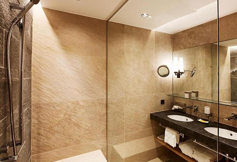 חדר סופריור, Hochschober