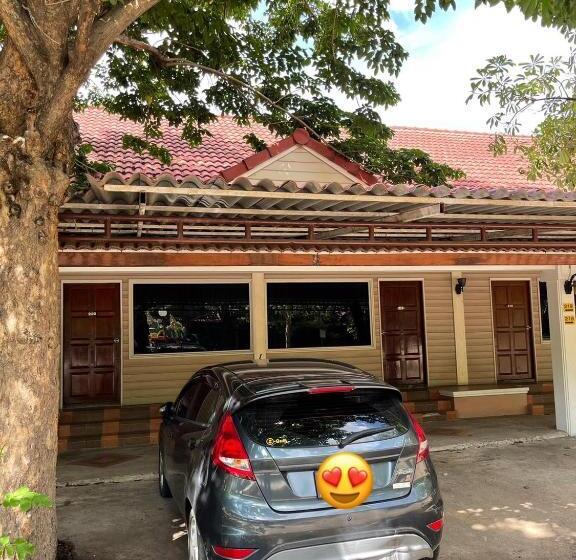 Трехместный Номер Классика, บ้านสวนรีสอร์ท นครสวรรค์