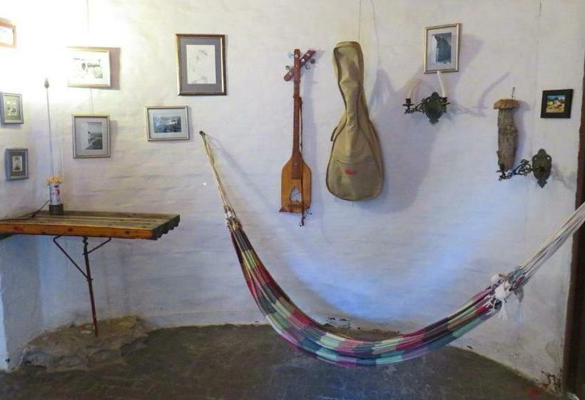 اتاق استاندارد یک نفره, Alternative Space B & B