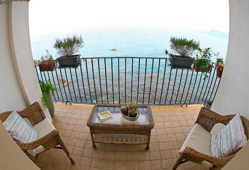 Номер Superior Вид на Море с Балконом, B&b La Veduta