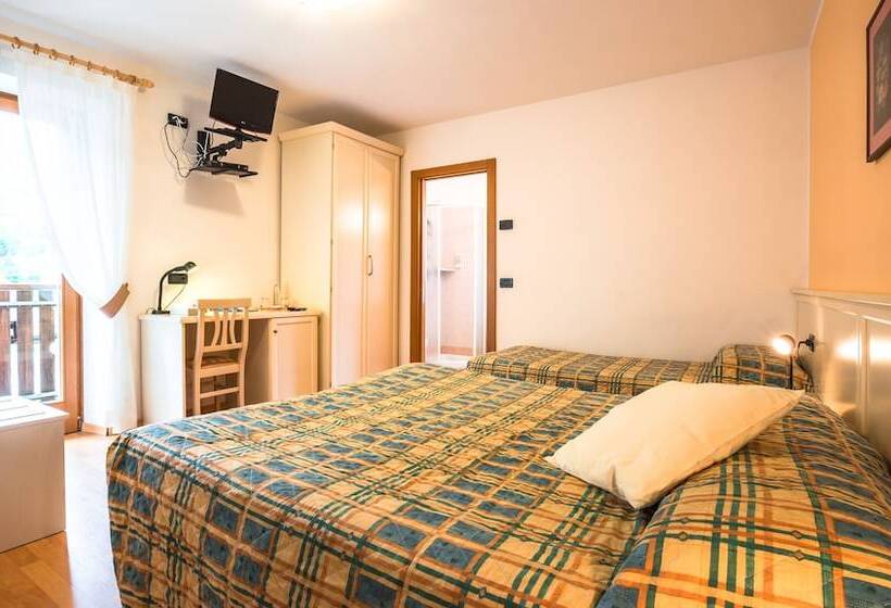 스탠다드 트리플 룸, Albergo Maggiorina