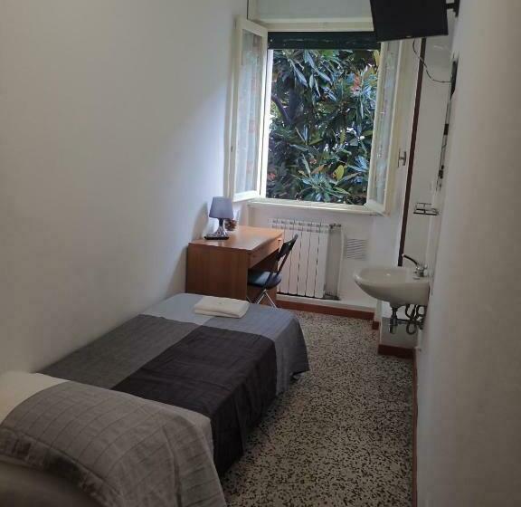 Camera Basic Individuale Bagno Condiviso, Brivio