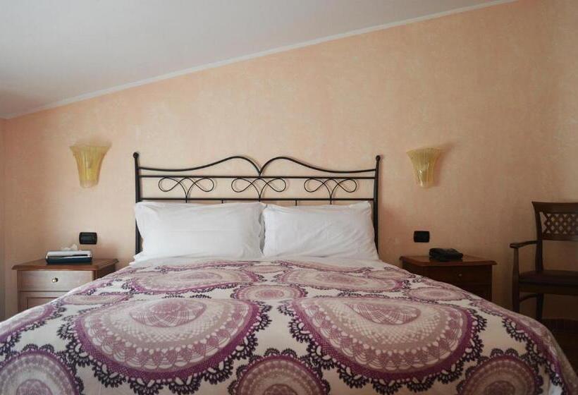 Трехместный Номер Базовый, Palazzo Krataiis
