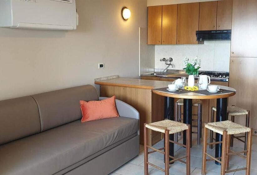 Апартаменты 1 Спальня Нижний Этаж, Residence Villalsole