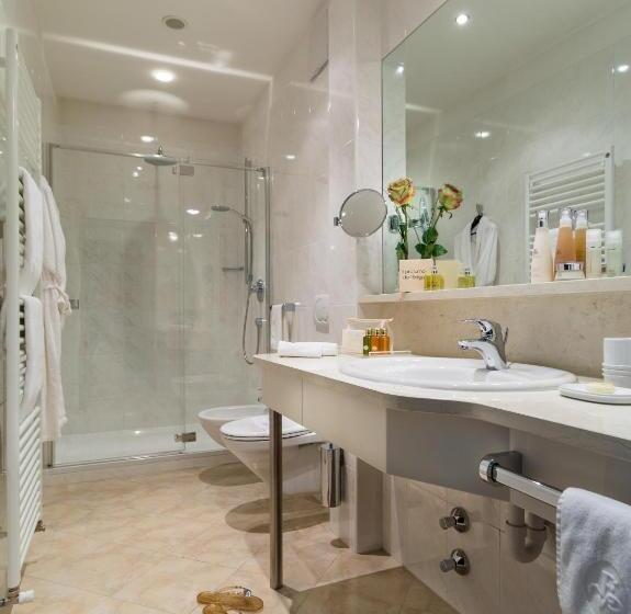 חדר דלוקס נוף לגינה, Villa Eden A Member Of Leading Hotels Of The World